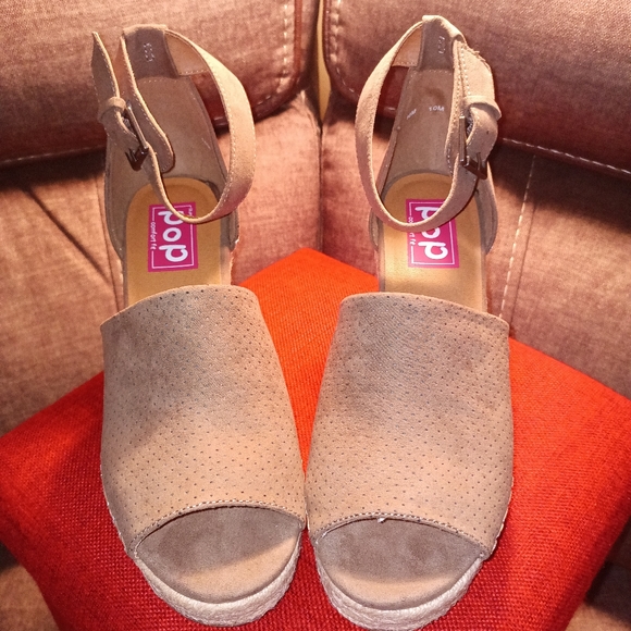 Pop Women's wedge sandals size 10M - Picture 2 of 7